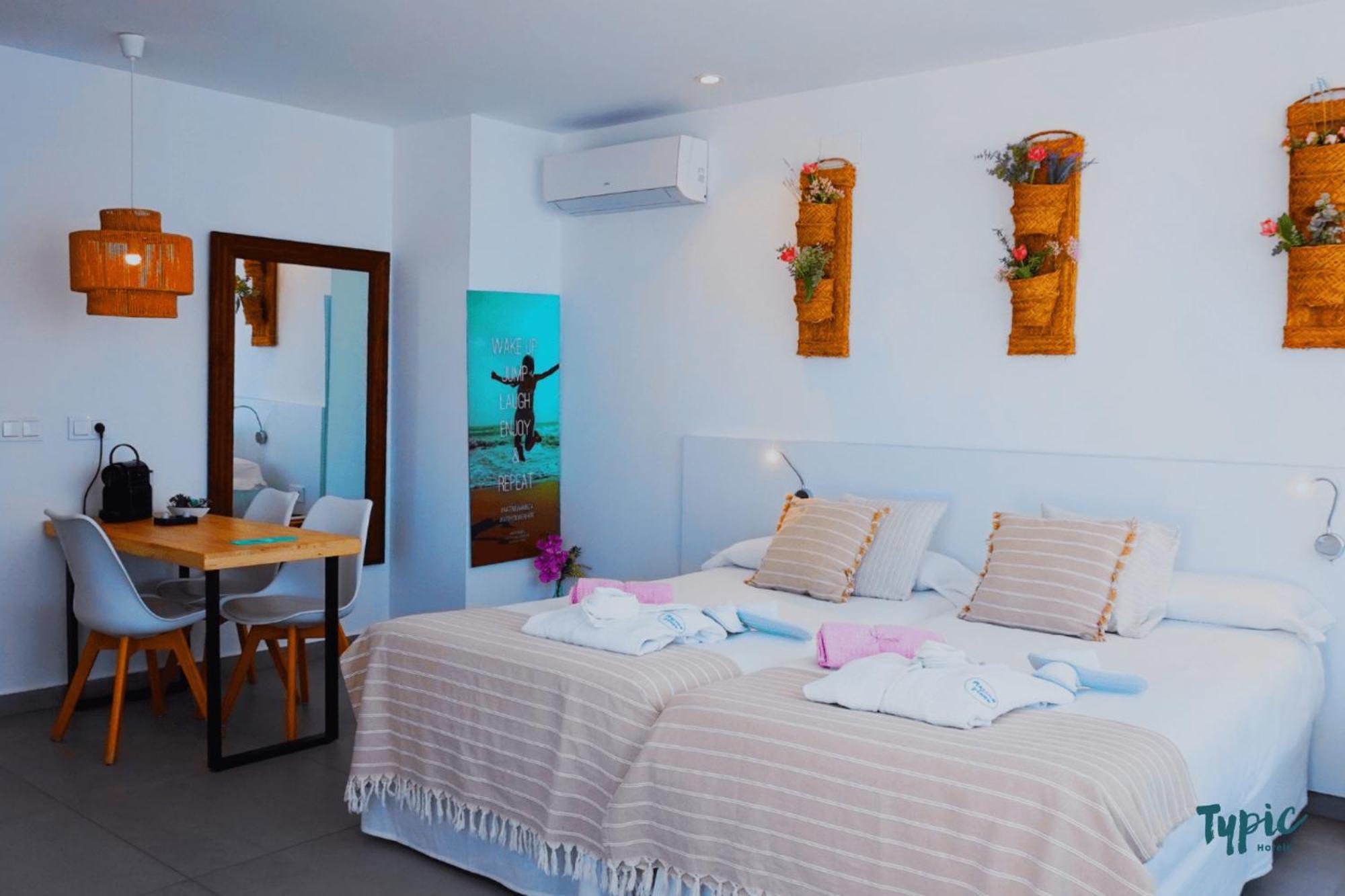 聖安東尼奧Typic Marina Playa - Adults Only公寓式酒店 外观 照片
